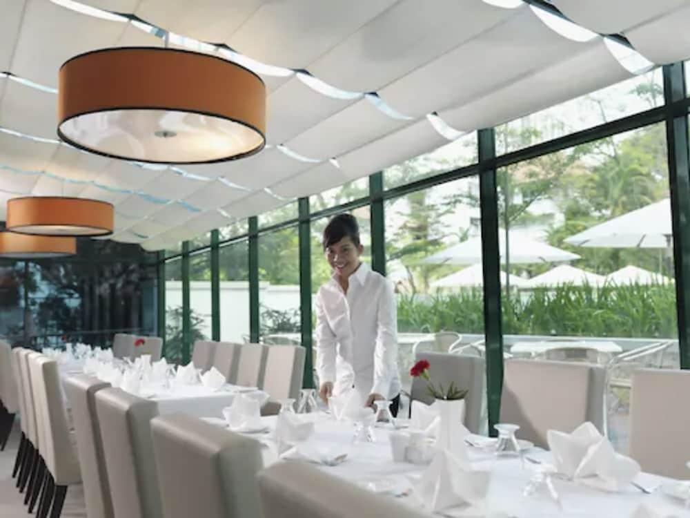 Micasa All Suites Hotel Куала Лумпур Екстериор снимка Restaurant