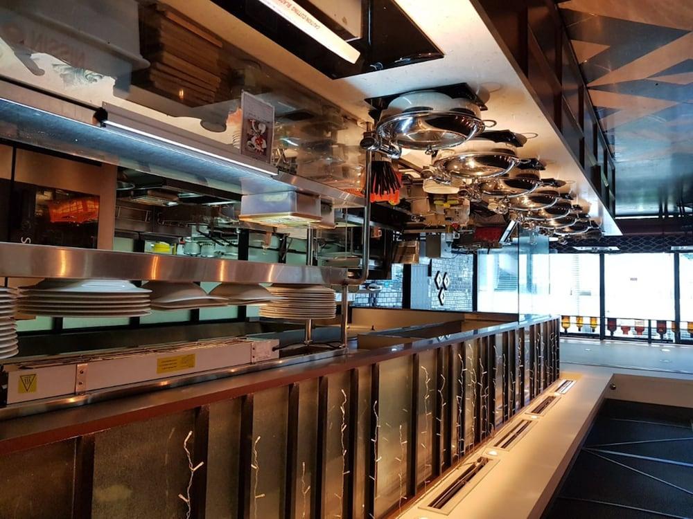 Micasa All Suites Hotel Куала Лумпур Екстериор снимка The bar at the 101 bar