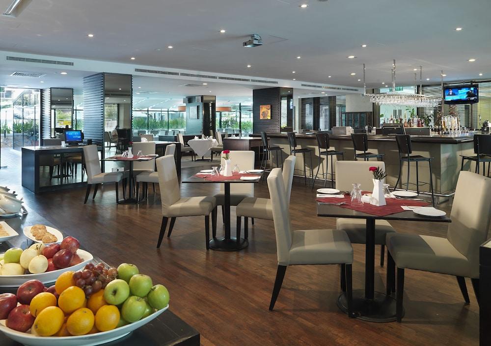 Micasa All Suites Hotel Куала Лумпур Екстериор снимка The lounge at KLIA