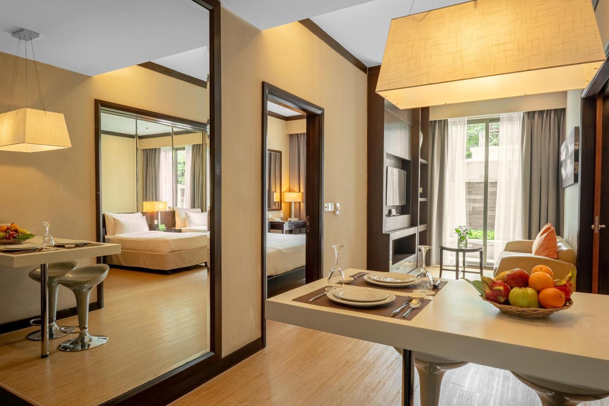 Micasa All Suites Hotel Куала Лумпур Екстериор снимка