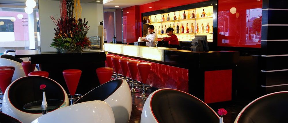 Micasa All Suites Hotel Куала Лумпур Екстериор снимка The bar at the 101 bar